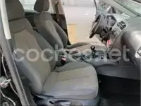 Usado Seat Leon Sport 105 CV (77 kW) 2010 Negro Utilitario