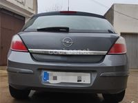 Usado Opel Astra Enjoy 80 CV (58 kW) 2004 Gris / plata Berlina