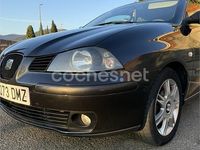 Usado Seat Ibiza Sport 75 CV (55 kW) 2005 Negro Utilitario