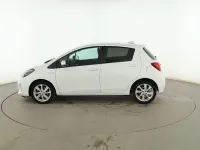 Usado Toyota Yaris Hybrid Advance 101 CV (74 kW) 2017 Blanco Berlina
