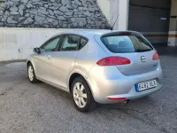 Usado Seat Leon Style 105 CV (77 kW) 2010 Gris / plata Utilitario
