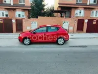 Usado Seat Ibiza Copa 70 CV (51 kW) 2011 Rojo Berlina