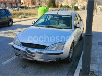 Usado Ford Mondeo Ambiente 115 CV (84 kW) 2001 Gris / plata Berlina