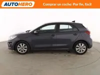 Usado Kia Rio 120 CV (88 kW) 2022 Gris Berlina