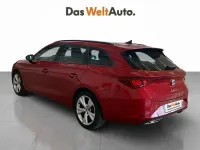 Usado Seat Leon FR 150 CV (110 kW) 2024 Rojo Familiar