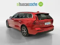 Usado Volvo V60 Core 197 CV (144 kW) 2025 Rojo Familiar