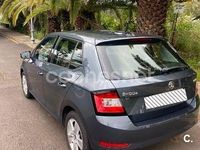 Usado Skoda Fabia Active 95 CV (69 kW) 2019 Gris / plata Berlina