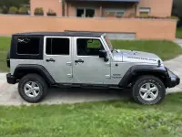 Usado Jeep Wrangler Unlimited Sport 177 CV (130 kW) 2007 Gris / plata SUV