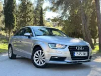 Usado Audi A3 Attraction 110 CV (80 kW) 2016 Gris Berlina