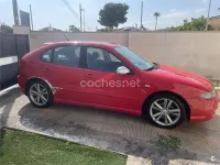 Usado Seat Leon Sport 150 CV (110 kW) 2004 Rojo Utilitario