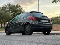 Usado Peugeot 207 75 CV (55 kW) 2008 Negro Berlina