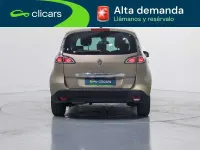 Usado Renault Scénic Bose Edition 132 CV (97 kW) 2015 Marrón Monovolumen