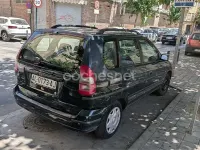 Usado Mitsubishi Space Runner 122 CV (89 kW) 1998 Verde Monovolumen