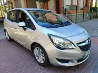 Usado Opel Meriva Excellence 110 CV (80 kW) 2016 Gris / plata Monovolumen