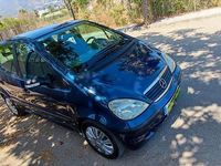 Usado Mercedes A170 95 CV (69 kW) 2004 Azul Utilitario