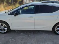 Usado Opel Astra Dynamic 110 CV (80 kW) 2016 Blanco Familiar
