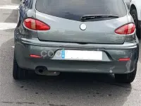 Usado Alfa Romeo 147 Distinctive 115 CV (84 kW) 2001 Gris / plata Utilitario