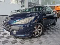 Usado Peugeot 307 CC 110 CV (80 kW) 2008 Azul Descapotable