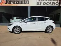 Usado Opel Astra Selective 110 CV (80 kW) 2020 Blanco Berlina