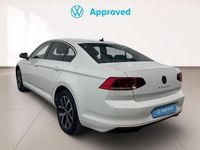 Usado VW Passat Executive 150 CV (110 kW) 2021 Blanco puro Berlina