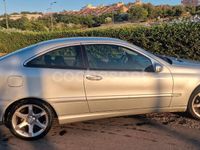 Usado Mercedes C200 Sport Edition 122 CV (89 kW) 2005 Gris / plata Berlina