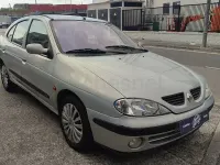 Usado Renault Mégane II Expression 110 CV (80 kW) 2002 Gris / plata Berlina