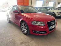 Usado Audi A3 Attraction 105 CV (77 kW) 2011 Rojo Utilitario