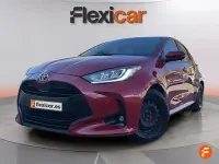 Usado Toyota Yaris Hybrid Active 116 CV (85 kW) 2023 Rojo