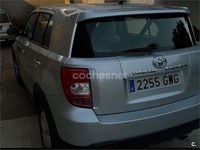 Usado Toyota Urban Cruiser Active 90 CV (66 kW) 2010 Gris / plata Utilitario