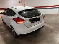 Usado Ford Focus Trend 125 CV (91 kW) 2017 Blanco Berlina
