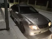 Usado Mercedes C200 163 CV (119 kW) 2002 Gris / plata Berlina