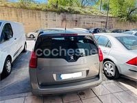 Usado Peugeot 5008 Style 130 HP (95 kW) 2016 Cinzento Monovolume