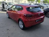 Usado Renault Clio V Intens 90 CV (66 kW) 2021 Rojo Berlina