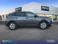 Usado Peugeot 3008 Active 130 CV (95 kW) 2022 Gris SUV