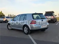 Usado VW Golf IV Highline 130 CV (95 kW) 2002 Gris / plata Berlina