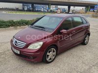 Usado Mercedes B200 140 CV (102 kW) 2007 Granate Monovolumen