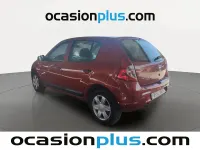 Usado Dacia Sandero 75 CV (55 kW) 2012 Rojo Utilitario