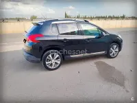 Usado Peugeot 2008 Allure 120 CV (88 kW) 2015 Negro SUV