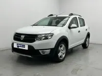Käytetty Dacia Sandero Stepway 90 HP (66 kW) 2015 Valkoinen Viistoperä