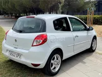 Usado Renault Clio II Expression 100 CV (73 kW) 2009 Blanco Berlina