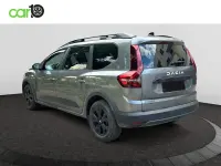 Usado Dacia Jogger Expression 140 CV (102 kW) 2023 Gris / plata Monovolumen