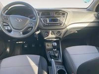 Usado Hyundai i20 85 CV (62 kW) 2018 Granate