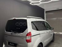 Usado Ford Tourneo Courier Titanium 100 CV (73 kW) 2016 Gris / plata Monovolumen
