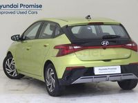 Usado Hyundai i20 100 CV (73 kW) 2024 Verde Utilitario