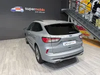 Usado Ford Kuga ST-Line 225 CV (165 kW) 2023 Gris / plata SUV