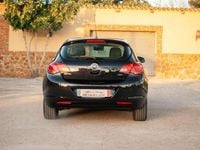 Usado Opel Astra Enjoy 110 CV (80 kW) 2010 Negro Utilitario