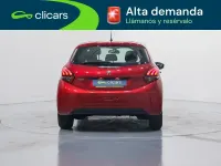Usado Peugeot 208 Signature Sky 82 CV (60 kW) 2019 Rojo Utilitario