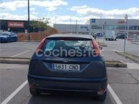 Usado Ford Focus Trend 100 CV (73 kW) 2003 Gris / plata Berlina