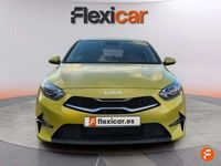 Usado Kia Ceed 101 CV (74 kW) 2023 Amarillo Utilitario