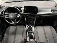 Usado VW T-Roc 110 CV (80 kW) 2023 Gris / plata SUV